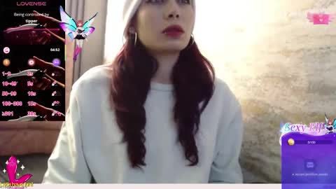 Yuyi online show from 12-21-25, 11:28