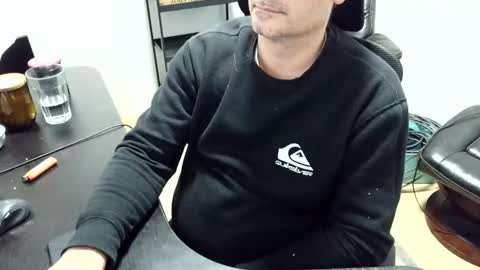 Zeus online show from 11-20-25, 04:23