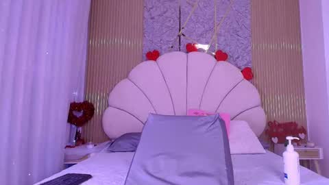 Snapshot of a_aisha chatting on 02-09-26, 11:58 Aisha online show from 02-09-26, 11:58