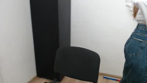 Snapshot of a_ariella_ chatting on 09-22-25, 12:40 a_ariella_ online show from 09-22-25, 12:40