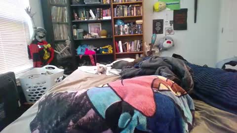 A Bored Dragon online show from 03-12-25, 06:33