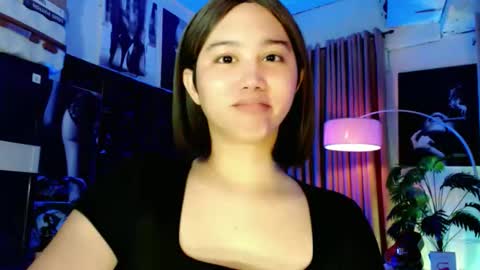 Snapshot of a_r_i_a_n_n_a chatting on 10-15-25, 07:30 Lovely Yana online show from 10-15-25, 07:30