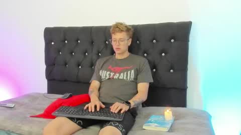 A Sexy Couple online show from 10-02-25, 07:43