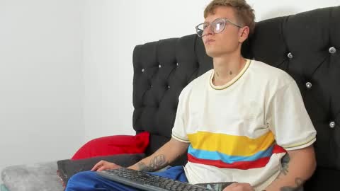 A Sexy Couple online show from 10-05-25, 09:13