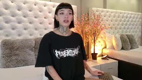 Snapshot of aa_lunit chatting on 09-18-25, 01:13 Luni  online show from 09-18-25, 01:13