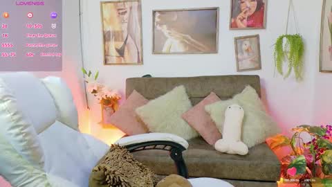 Snapshot of aaaaamy_1 chatting on 01-06-26, 11:29 Aamy online show from 01-06-26, 11:29