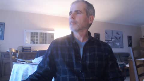 Snapshot of aalex1717 chatting on 01-12-25, 04:18 Aalex1717 online show from 01-12-25, 04:18