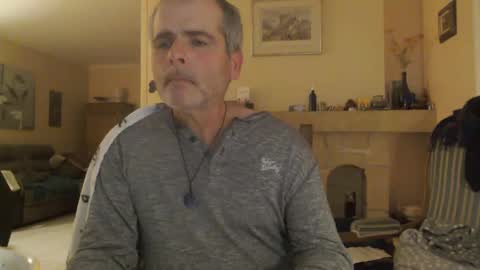 Snapshot of aalex1717 chatting on 01-29-25, 03:01 Aalex1717 online show from 01-29-25, 03:01