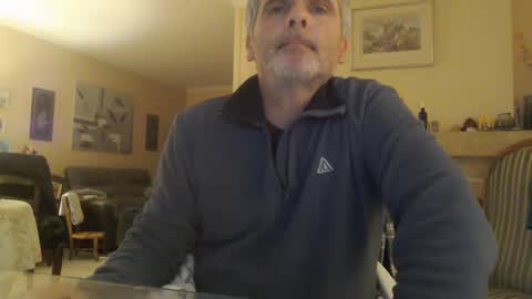 Snapshot of aalex1717 chatting on 02-09-25, 08:45 Aalex1717 online show from 02-09-25, 08:45