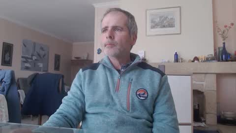 Snapshot of aalex1717 chatting on 02-15-25, 08:44 Aalex1717 online show from 02-15-25, 08:44