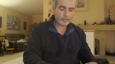 Snapshot of aalex1717 chatting on 02-16-25, 08:33 Aalex1717 online show from 02-16-25, 08:33