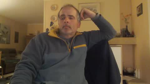 Snapshot of aalex1717 chatting on 03-04-25, 11:00 Aalex1717 online show from 03-04-25, 11:00