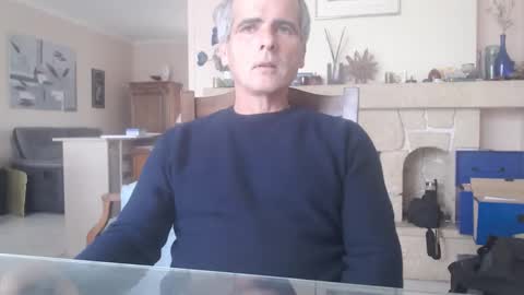 Snapshot of aalex1717 chatting on 10-03-25, 08:22 Aalex1717 online show from 10-03-25, 08:22