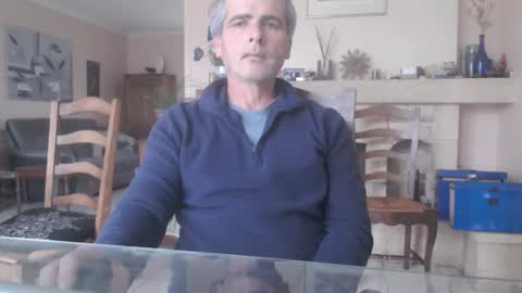 Snapshot of aalex1717 chatting on 10-19-25, 06:58 Aalex1717 online show from 10-19-25, 06:58