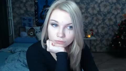 Snapshot of aalicebubble chatting on 01-06-25, 09:43 Alice online show from 01-06-25, 09:43