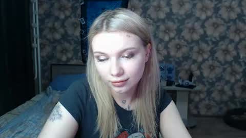Snapshot of aalicebubble chatting on 02-18-25, 04:48 Alice online show from 02-18-25, 04:48