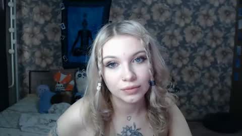 Snapshot of aalicebubble chatting on 03-04-25, 03:33 Alice online show from 03-04-25, 03:33