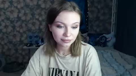 Snapshot of aalicebubble chatting on 09-24-25, 05:05 Alice online show from 09-24-25, 05:05