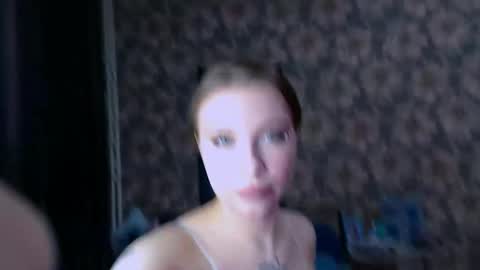 Snapshot of aalicebubble chatting on 10-15-25, 12:49 Alice online show from 10-15-25, 12:49