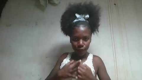 Snapshot of aangelinee chatting on 10-15-25, 05:40 aangelinee online show from 10-15-25, 05:40