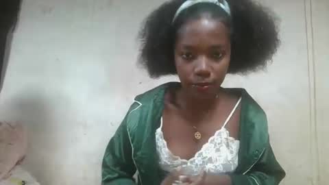 Snapshot of aangelinee chatting on 10-18-25, 03:02 aangelinee online show from 10-18-25, 03:02