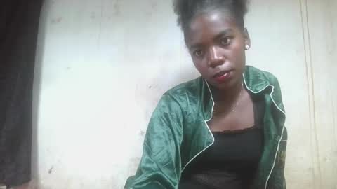 Snapshot of aangelinee chatting on 10-23-25, 02:44 aangelinee online show from 10-23-25, 02:44