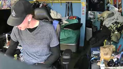 Snapshot of aaron111dub chatting on 03-04-26, 04:02 NorCalLongSlong online show from 03-04-26, 04:02