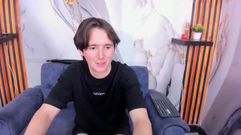 Snapshot of aaron_latinmen2 chatting on 11-26-25, 04:13 Aaron online show from 11-26-25, 04:13