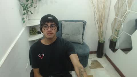 Aaron online show from 02-11-26, 11:26