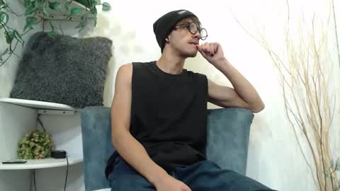 Aaron online show from 02-12-26, 11:49