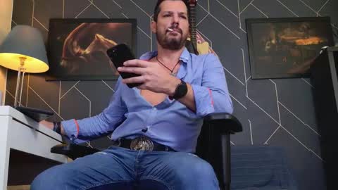 Aaron online show from 11-01-25, 06:15