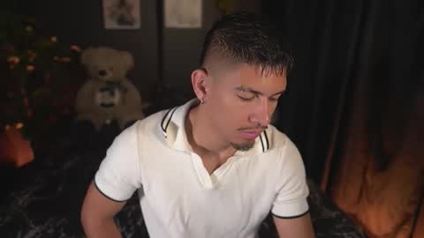 AARON  online show from 03-10-26, 10:20