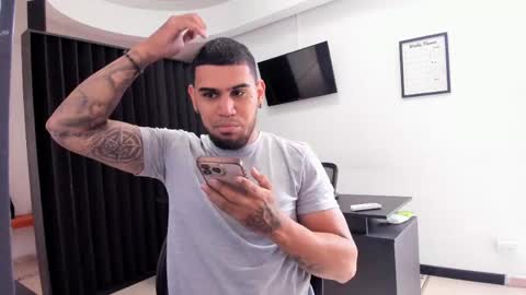 ig aaron hunter123 online show from 04-14-26, 04:57