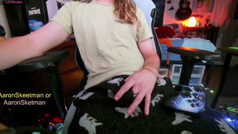 Snapshot of aaronskeetman chatting on 12-14-24, 12:33 Aaron Skeetman online show from 12-14-24, 12:33