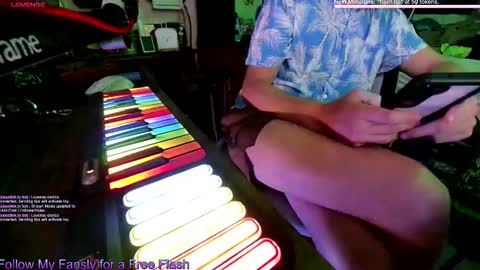 Snapshot of aaronskeetman chatting on 10-22-25, 11:15 Aaron Skeetman online show from 10-22-25, 11:15