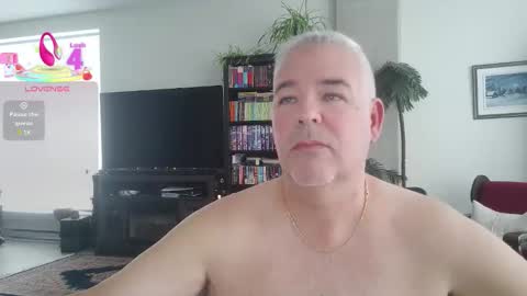 Snapshot of aarosteev chatting on 10-16-25, 02:29 Jason online show from 10-16-25, 02:29