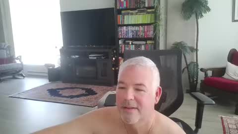 Snapshot of aarosteev chatting on 10-22-25, 03:12 Jason online show from 10-22-25, 03:12