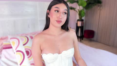 Snapshot of abbie_foxxx chatting on 12-14-24, 03:15 abbie online show from 12-14-24, 03:15