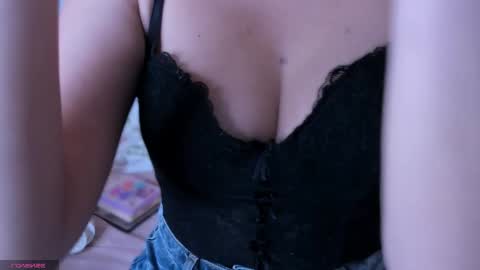 Snapshot of abbie_foxxx chatting on 10-07-25, 07:33 abbie online show from 10-07-25, 07:33