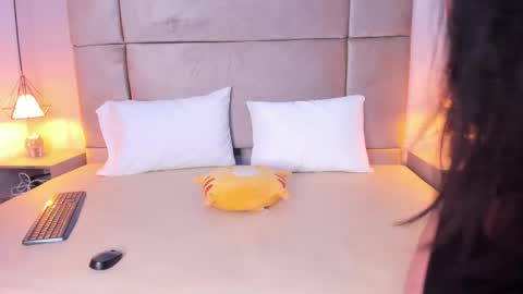 abbiethomas online show from 10-18-25, 04:26