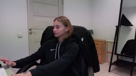 ABBY LAKER online show from 01-02-25, 05:18