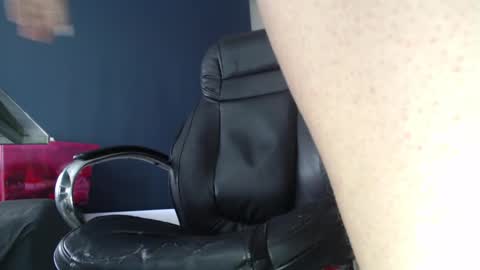 Snapshot of abby_taylorr_ chatting on 09-10-25, 01:22 Vannesa online show from 09-10-25, 01:22