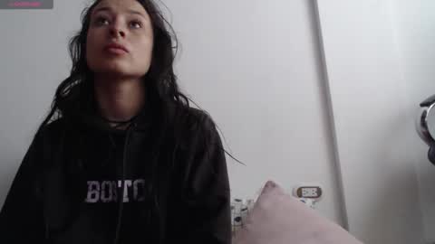 Snapshot of abby_taylorr_ chatting on 10-12-25, 11:31 Vannesa online show from 10-12-25, 11:31