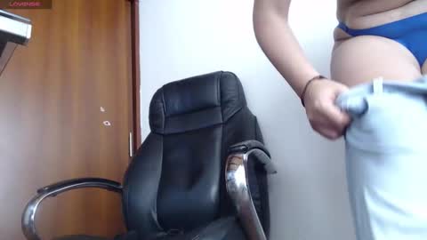 Snapshot of abby_taylorr_ chatting on 11-12-25, 12:16 Vannesa online show from 11-12-25, 12:16