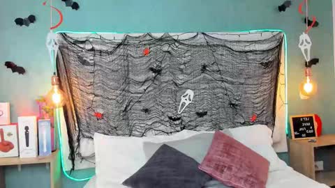 Abby Dixon  online show from 10-15-25, 01:55