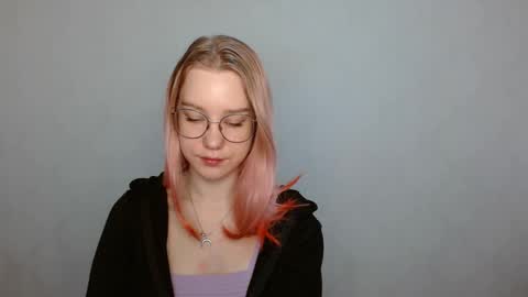 Snapshot of abbymoore__ chatting on 12-13-24, 08:41 Abby Lovense is active online show from 12-13-24, 08:41