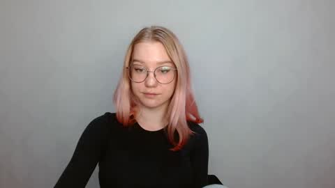 Snapshot of abbymoore__ chatting on 12-15-24, 11:45 Abby Lovense is active online show from 12-15-24, 11:45