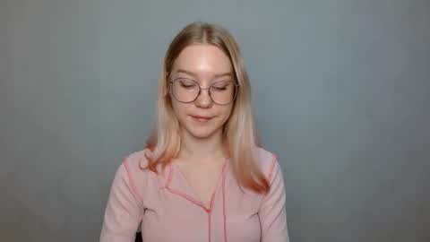 Snapshot of abbymoore__ chatting on 01-19-25, 12:17 Abby Lovense is active online show from 01-19-25, 12:17