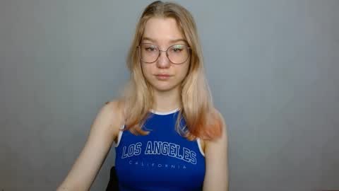 Snapshot of abbymoore__ chatting on 02-08-25, 08:31 Abby Lovense is active online show from 02-08-25, 08:31