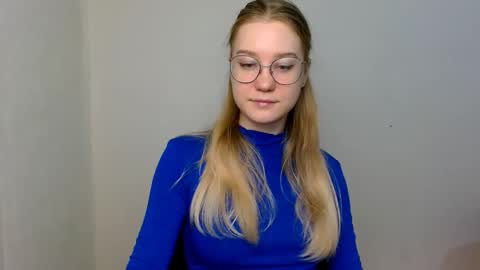 Abby Lovense is active online show from 12-17-25, 11:27